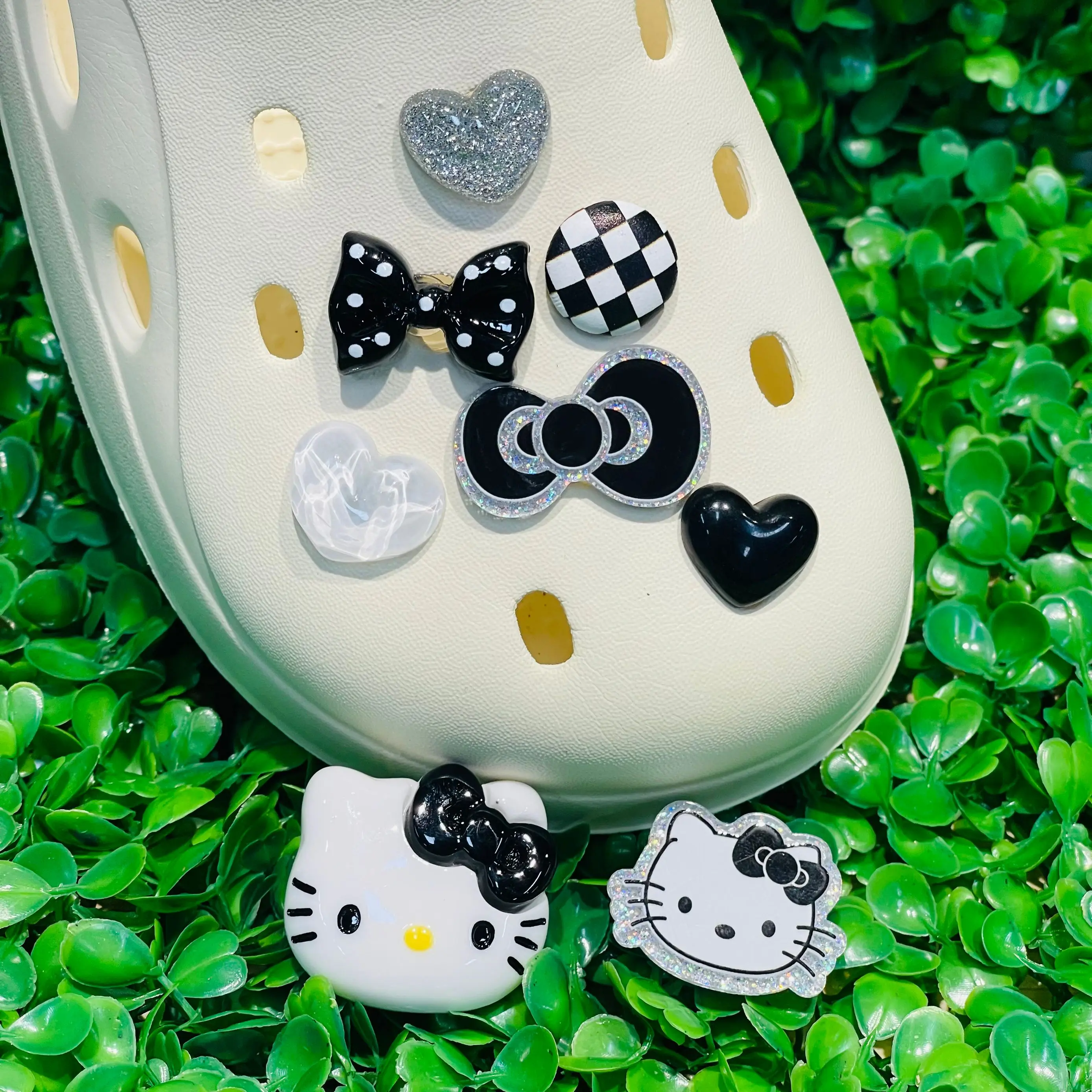 

8 шт. мультфильм Miniso Sanrio Hello Kitty с бантом в форме сердца, аксессуары для обуви из смолы, украшения для садовой обуви «сделай сам», подходят для детей, очаровательный подарок на вечеринку