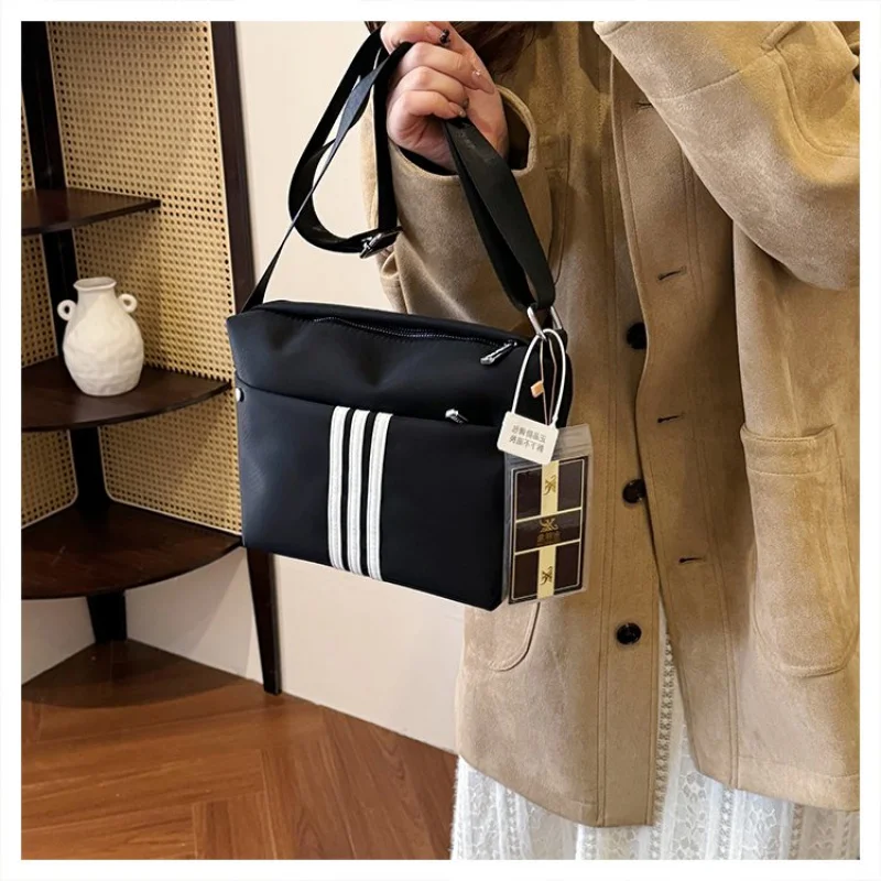 Bolso bandolera para mujer en piel auténtica, opción de correa para el hombro, bolso cruzado elegante de diseñador famoso a la moda