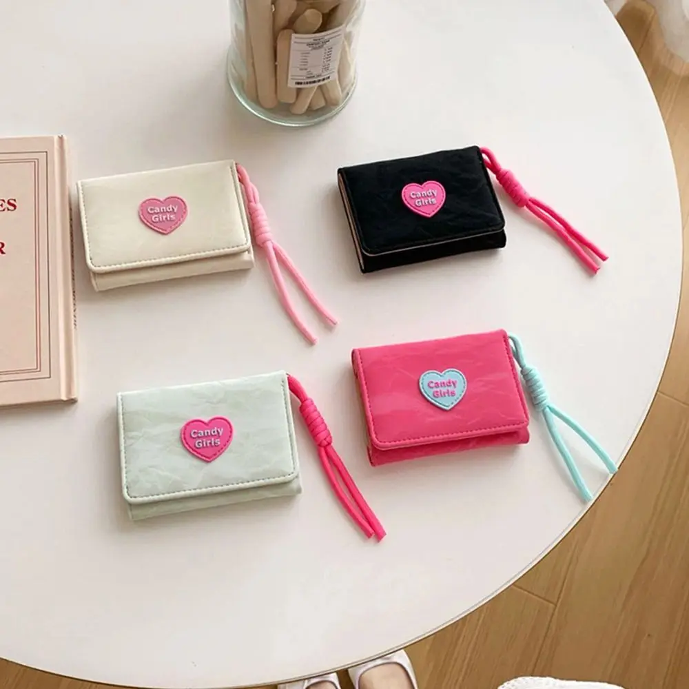 Mode Koreanische frauen Brieftasche PU Leder Süße Herz Kurze Brieftasche Multi-Karten Halter Falten Student Geldbörse Dame/mädchen