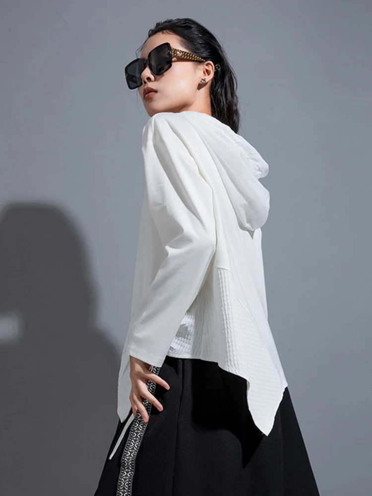 [EAM] Women White Irregular Ribbon Big Size Casual T-shirt New Hooded Long Sleeve Fashion Tide Spring Autumn 2024 1DH0999