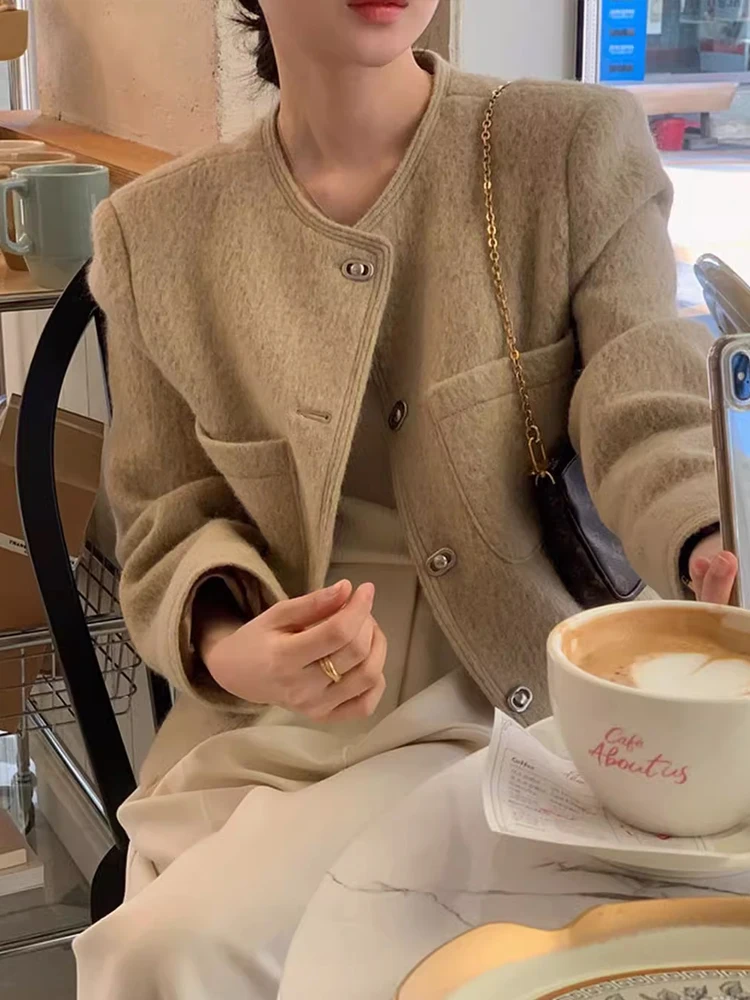 Elegancki płaszcz wełniany damski z okrągłym dekoltem, modny, w stylu koreańskim, dopasowany krój, idealny na jesień i zimę.