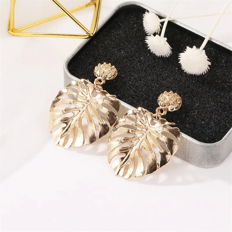 New Fashion Hollow Leaf Drop Earrings For Women Trendy Jewelry Dangle Ear Rings Gold Color Cute Girl\'s Accessories