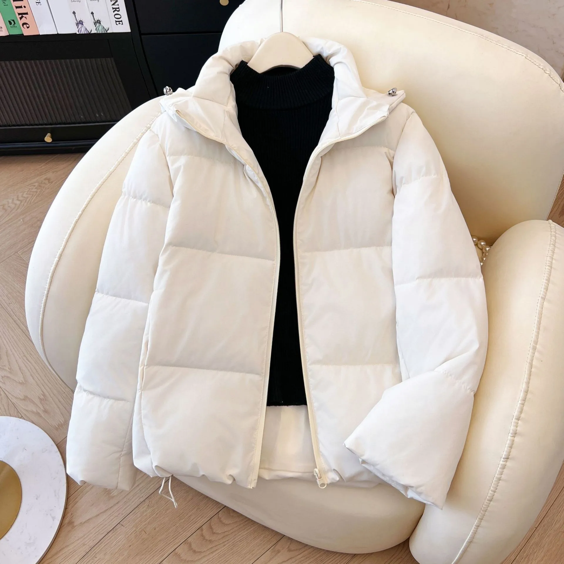 Women's Down Jacket Windproof Hooded Short Length Loose Fit Long Sleeve Solid Color Zipper Closure Women's Down And Parkas