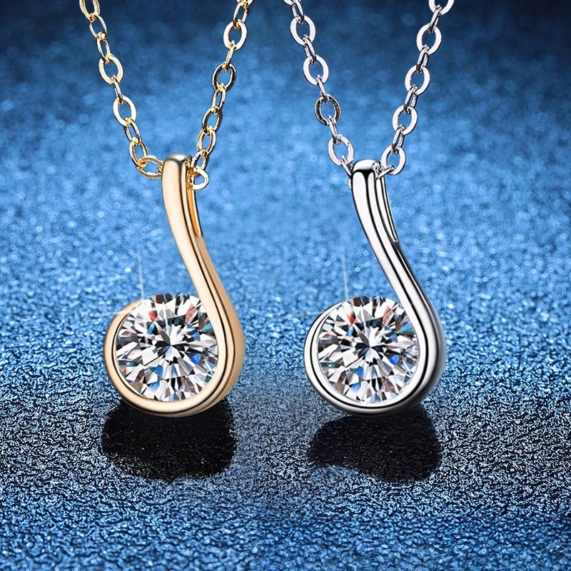 European and American Platinum PT950 Necklace 18k Gold Moissanite Note Pendant Temperament 1 Carat D-color Moissanite Necklace