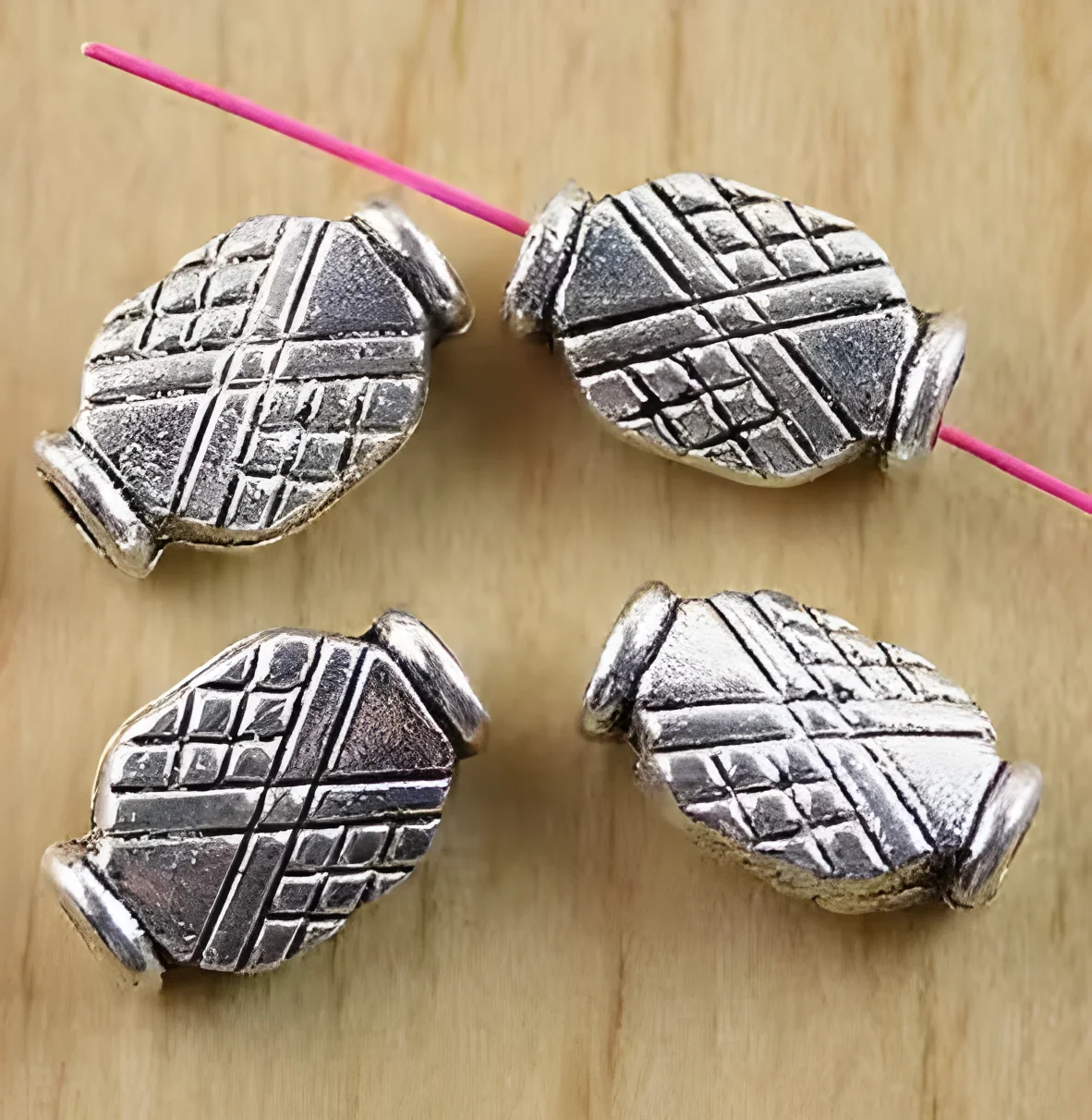 25pcs  11.6x7.4x4.3mm hole1.8mm     Alloy matel tibetan silver spacer beads    HW0543H