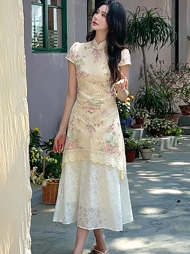 Sukienka damska w stylu koreańskim, imitacja dwuczęściowej, z krótkim rękawem, stójką, cheongsam, bodycon, na studniówkę, z koronkowymi wstawkami w kwiaty, patchworkowa, na lato 2025.