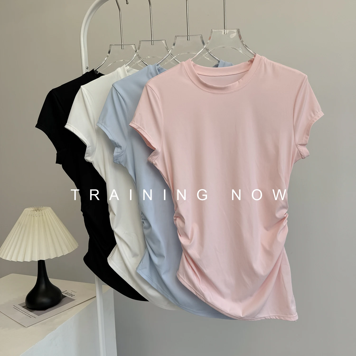 

Одежда для йоги для женщин, новинка 2023 года, летняя футболка средней длины с короткими рукавами и бедрами, утягивающая дышащая футболка для бега и фитнеса, спортивный топ