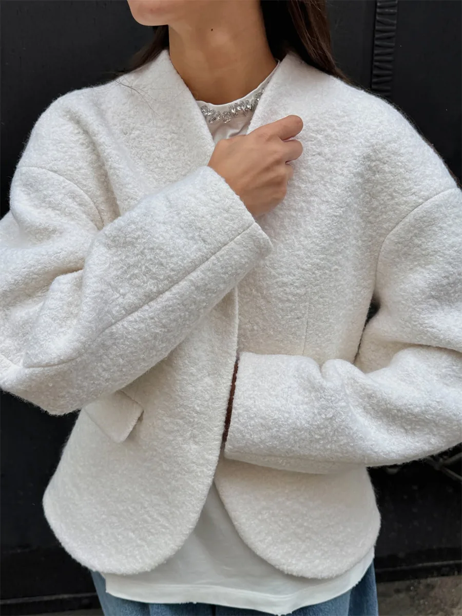 

Original Light Luxury Warm Lamb Fleece Jacket Autumn and Winter Women Elegant Loose Thick V-neck Office Daily Date Casual Coat