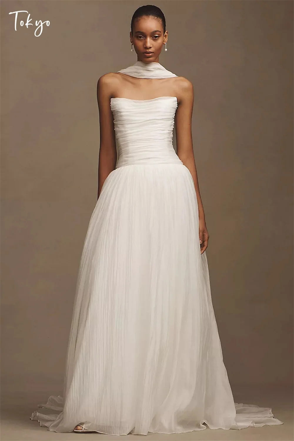 Tokyo Customized Elegant Strapless Wedding Dress White Sleeveless Back Zip Court Train Bridal Gowns Tulle A-Line Wedding Gowns