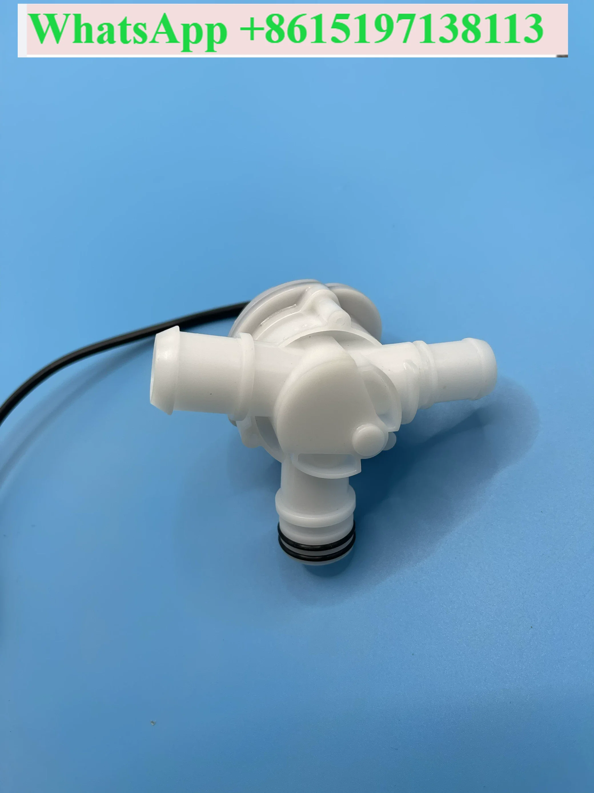 Water separator for smart toilet zero water pressure water tank
