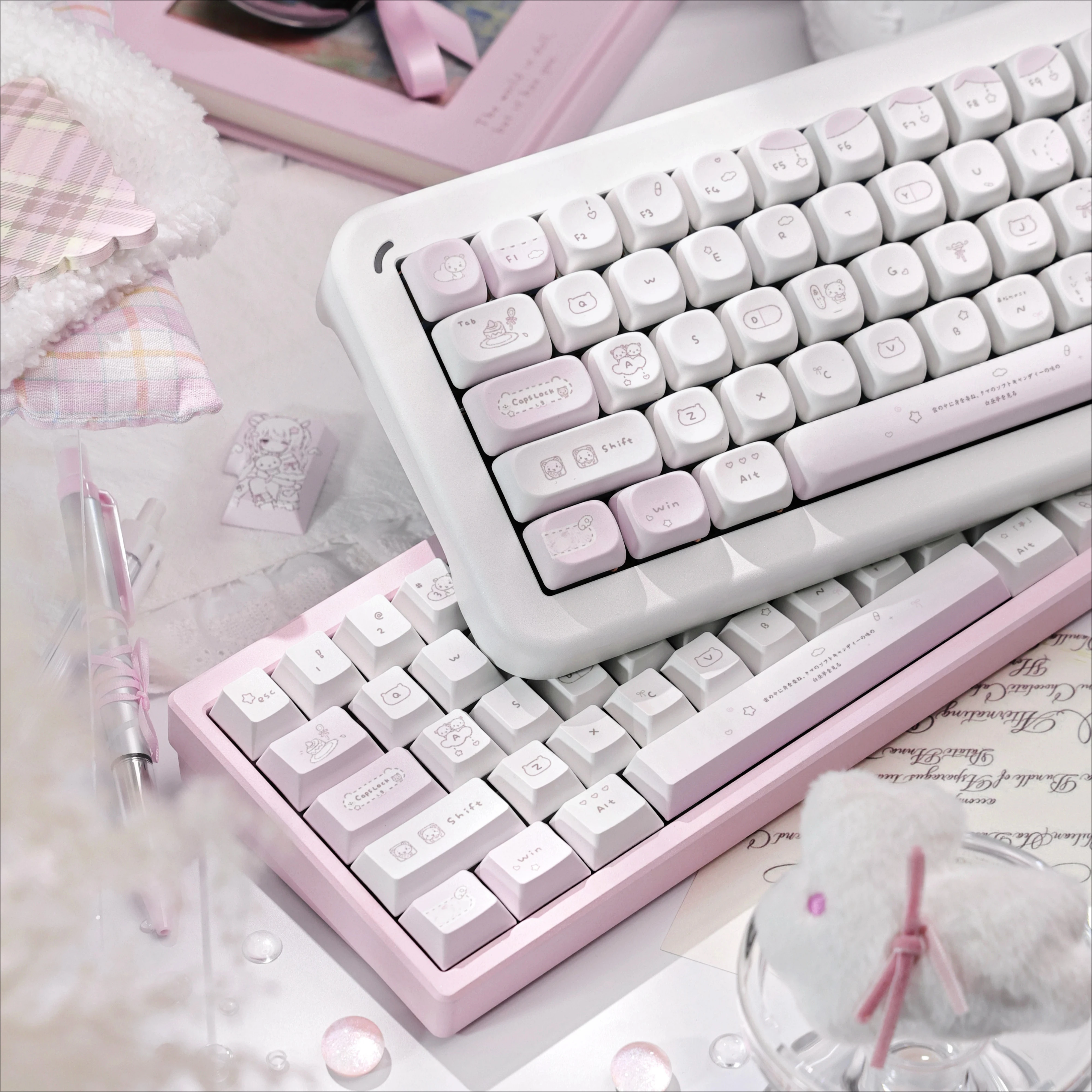 

Original design Cute cartoon mechanical keyboard keycaps, Daydream original height 137 keys