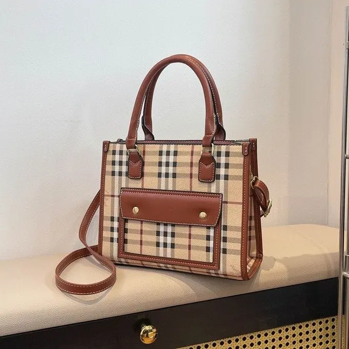 

2026 New Women Multifunctional 6-in-1 Bag, Convertible Saddle Crossbody Underarm Bucket Tote Bag, Versatile for Daily Use