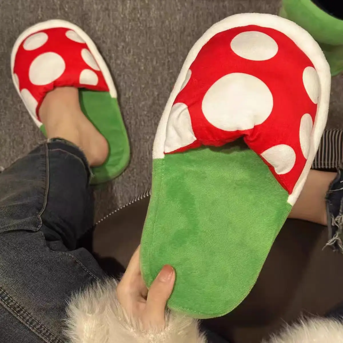 Cute Mushroom Plush Slippers Women Men Couple Warm Comfortable Home Slipper in Winter Indoor Slippes Cotton Shoes Festival Gift