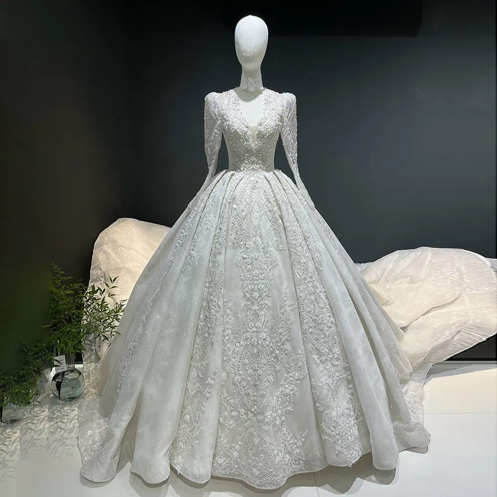 Luxury Off Shoulder Wedding Dress Big 2 Meter Long Train Retro Court Bridal Wedding Gown YW0844