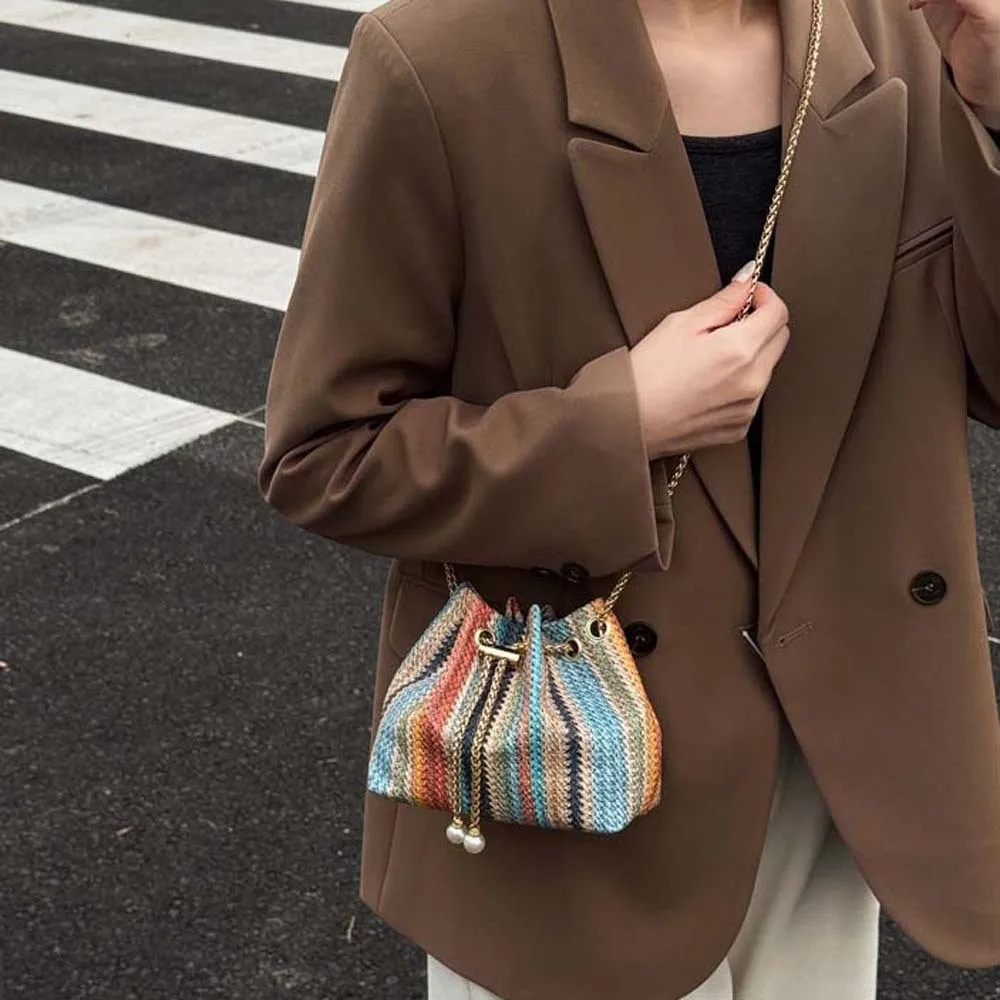 Large Capacity Straw Woven Shoulder Pouch Rainbow Color Strips Anti-splash Water Drawstring Chain Bucket Bag Polyester