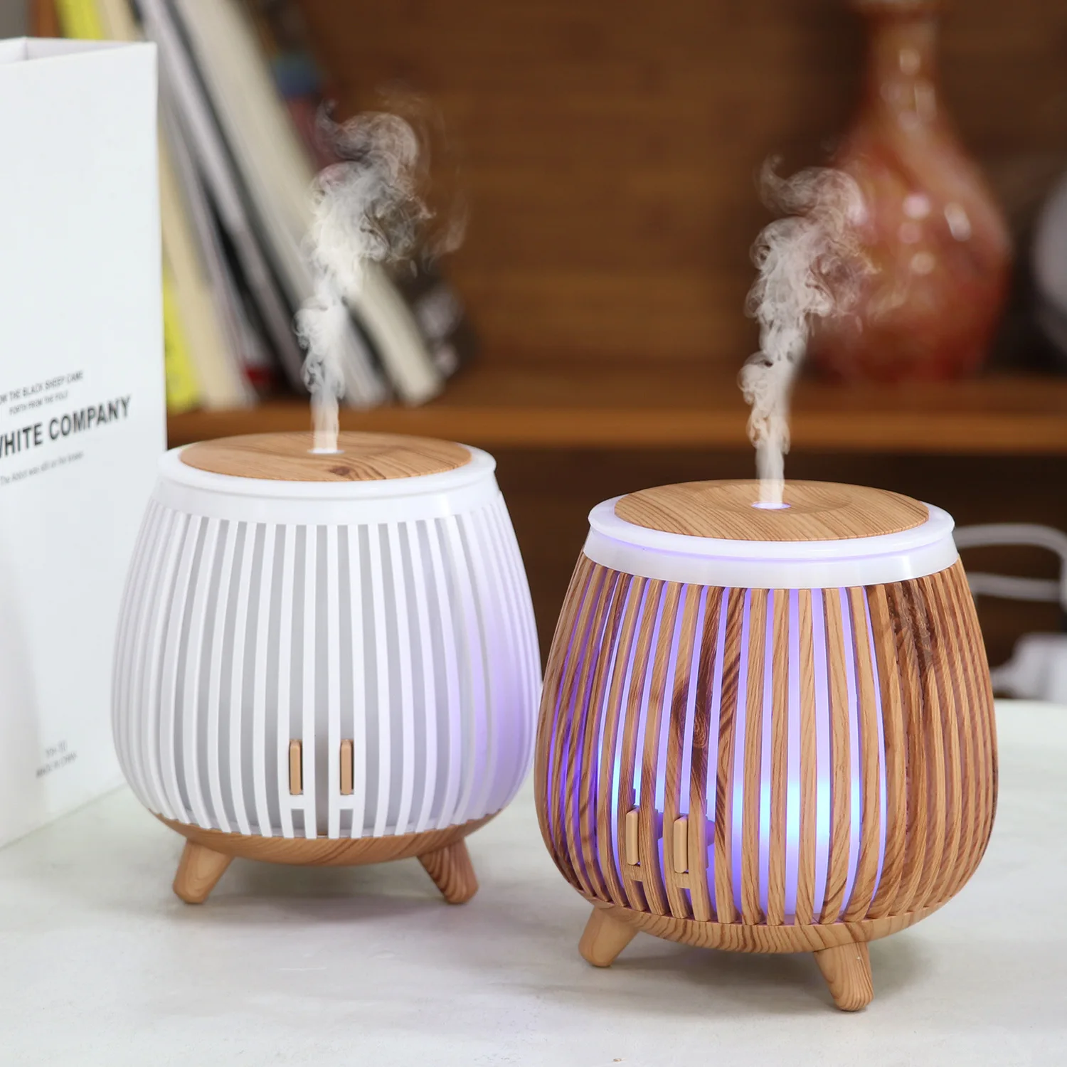 USB-Aromatherapie-Diffusor mit hohlem Design, 7-farbiger Luftbefeuchter mit LED-Licht, kühler Nebelmacher für ätherische Öle für zu Hause
