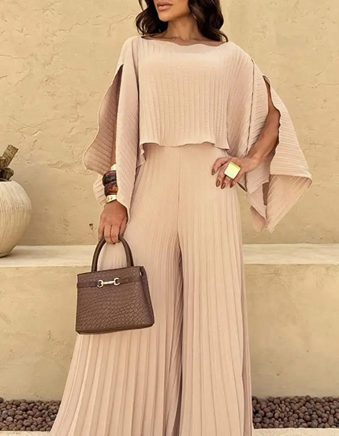 2-delige outfit, top met onregelmatige zoom, splitmouwen en geplooide broek met hoge taille en wijde pijpen