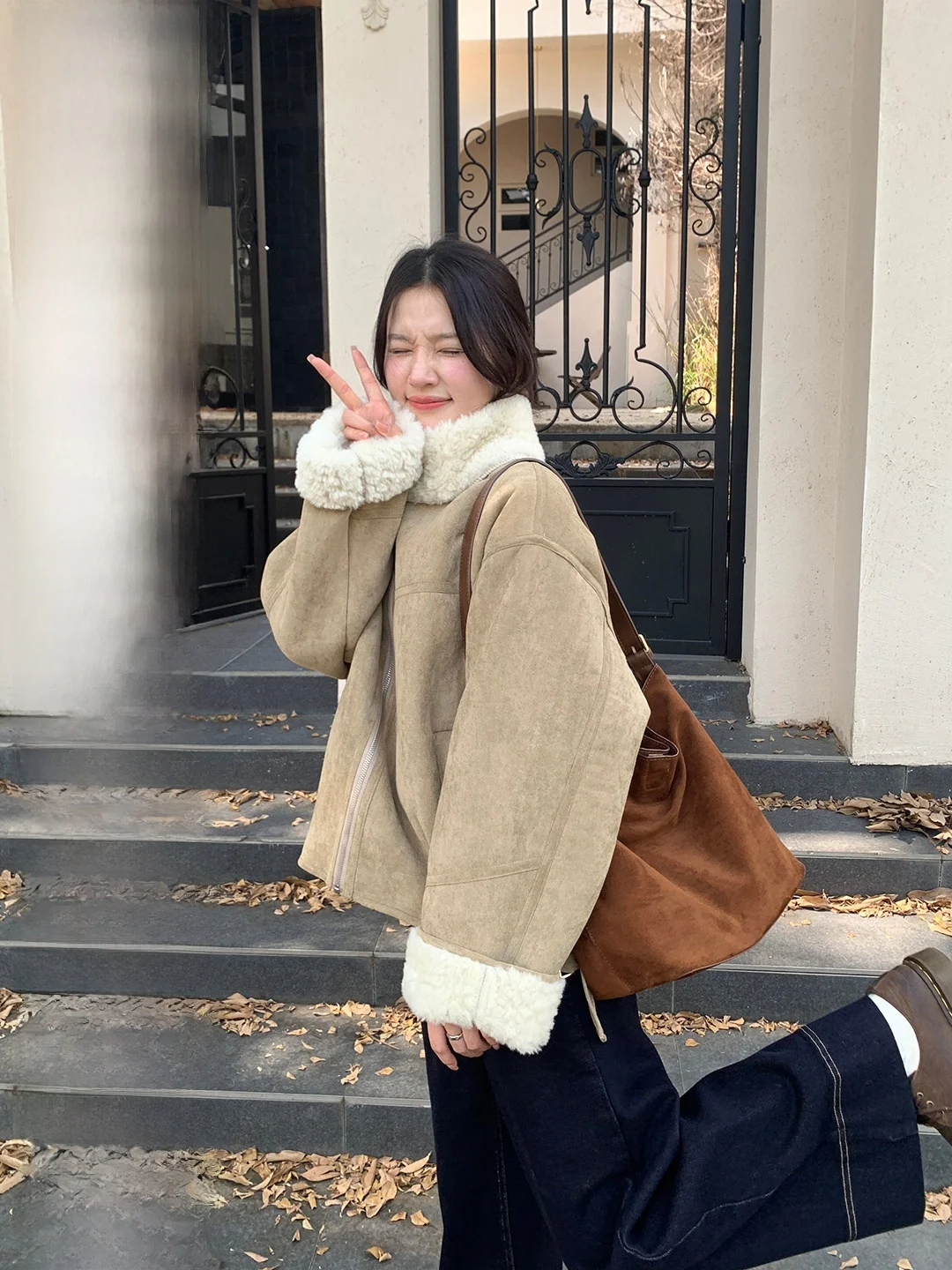 

Land Xiao Tu Tan Design Suede Fur Jaet 2025 Winter New Sle Retro Versatile Leather Fur Inteated Jaet Women's Faion