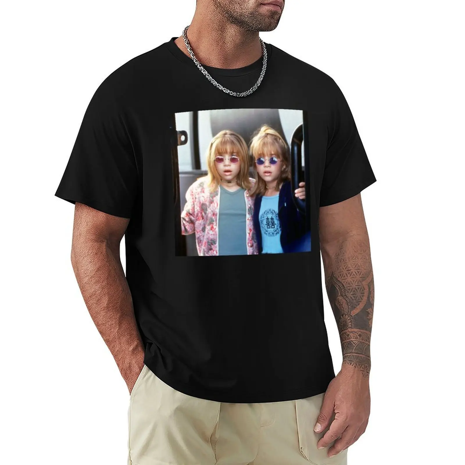 Billboard Dad - Olsen Twins (Mary-Kate & Ashley) T-Shirt Basic Solid Color Casual Tee Shirt