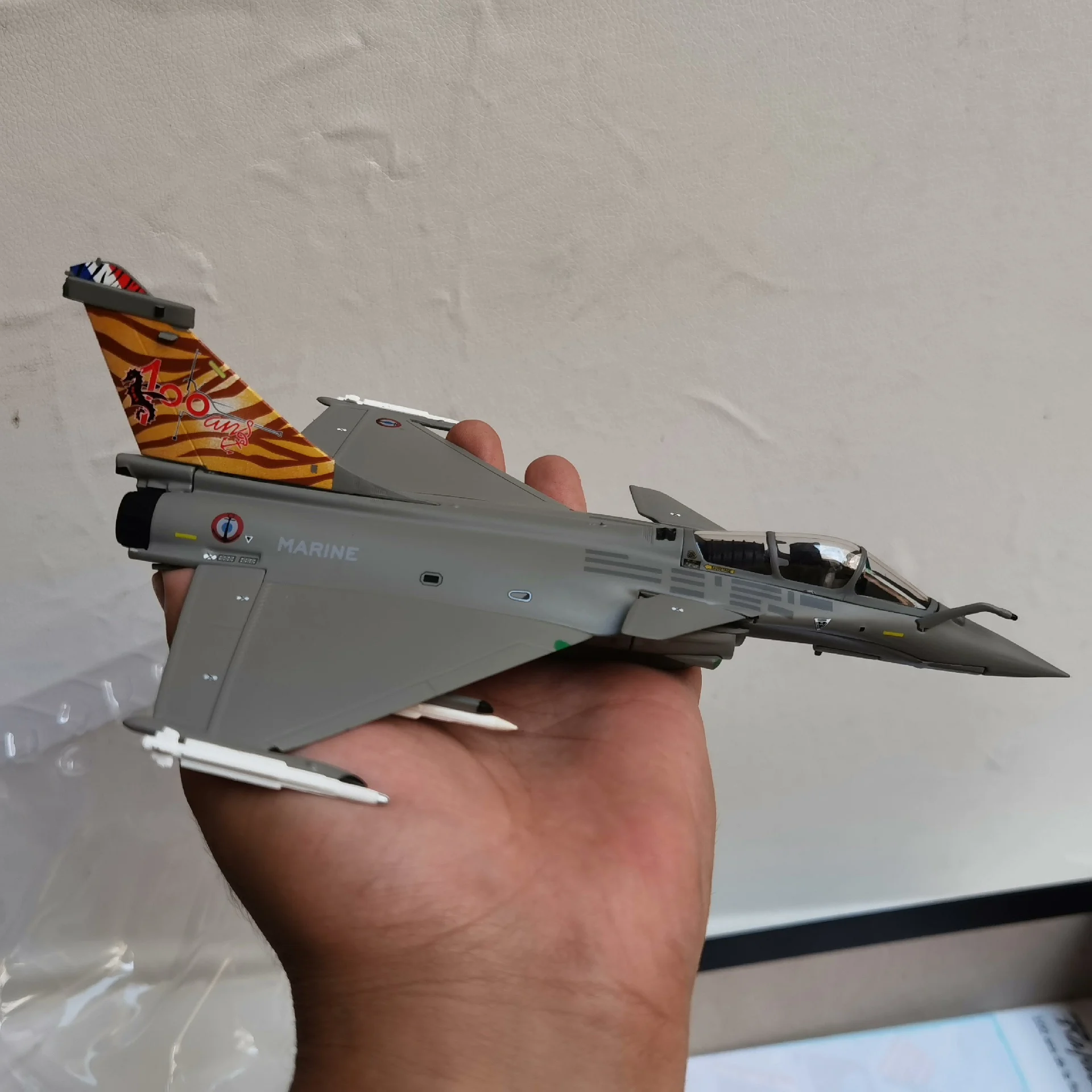 Diecast IXO 1/72 escala Dassault Rafale M Fighter Jet coche en miniatura de aleación juguete coleccionable regalo recuerdo adorno de exhibición