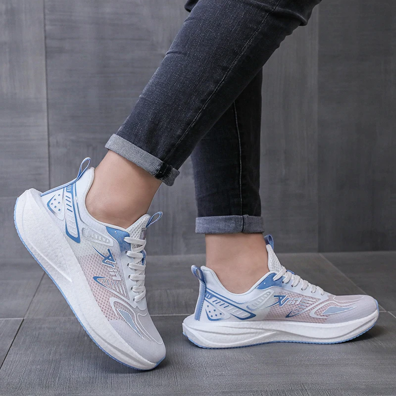 

Новые сетчатые дышащие кроссовки для пар, мужские уличные кроссовки для бега и фитнеса, модная повседневная обувь на толстой подошве, легкая вес с отскоком