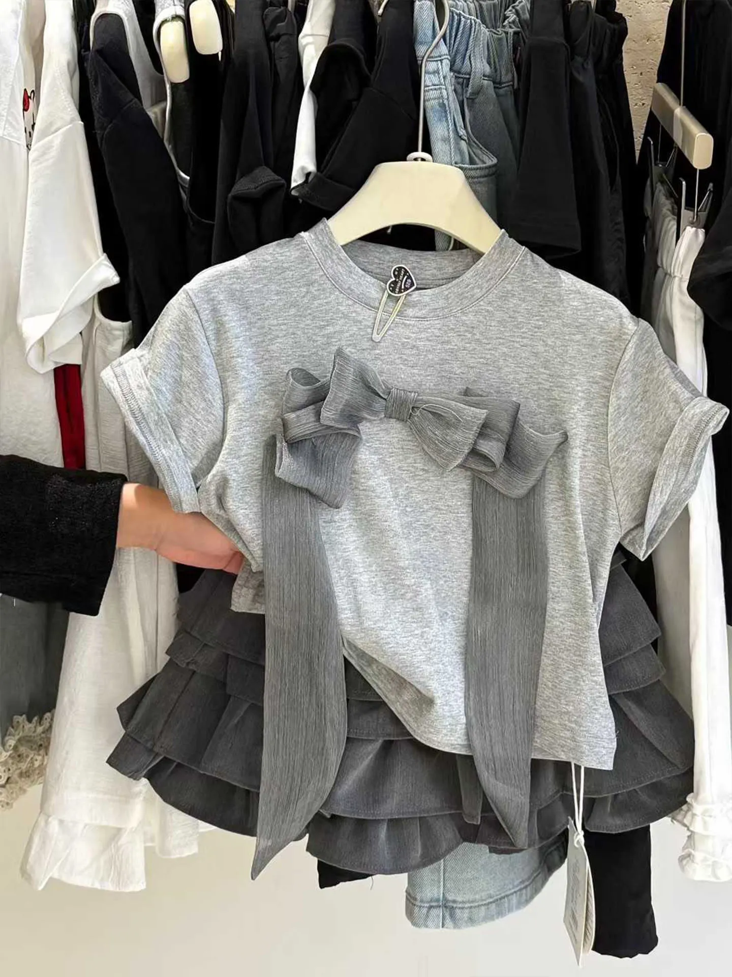 

Girls Short Sleeve T-Shirt Casual Summer Fashionable Top with Big Bow Knot Gray Color Children's Clothing Elementary School Kids