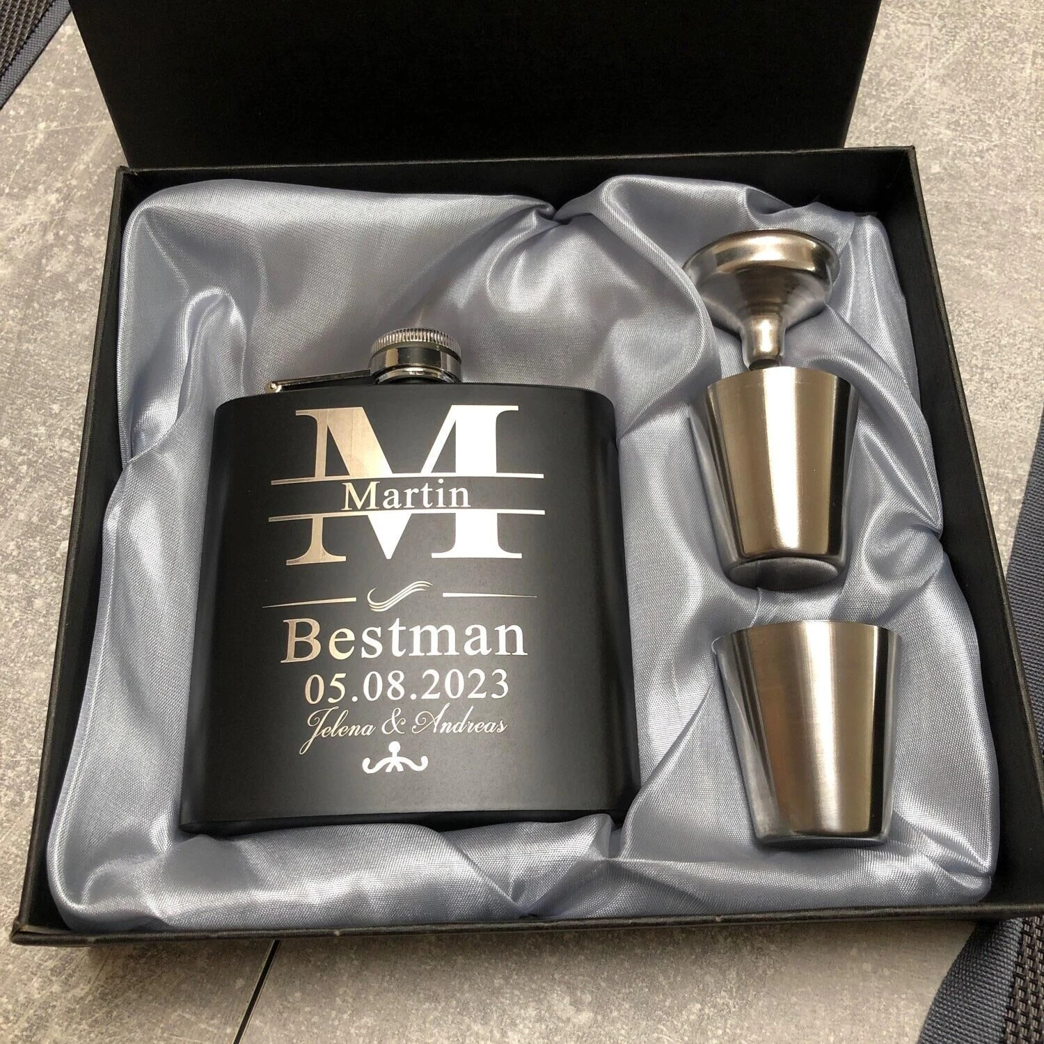 

1 Set Personalized Engraved 6oz Hip Flask Stainless Steel Black Box Gifts Birthday Best Man Gifts Groomsmen Gifts Wedding Favors