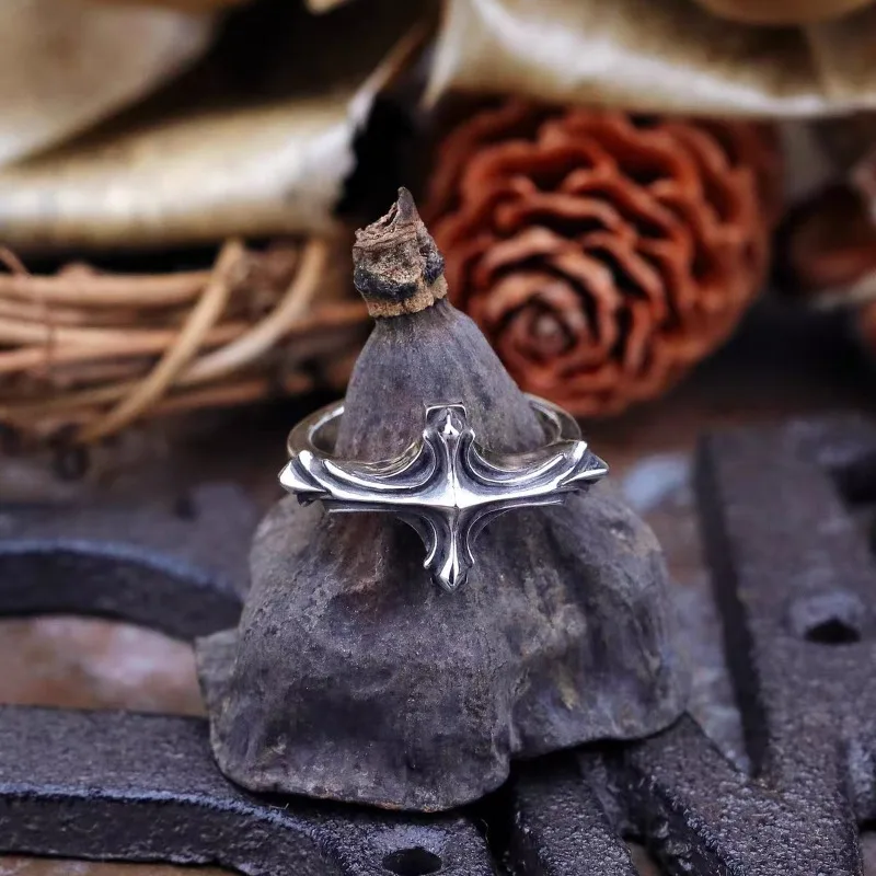 حلقة جديدة مصنوعة يدويًا من خليط معدني متقاطع عتيق داكن، حلقات متخصصة ومتعددة الاستخدامات