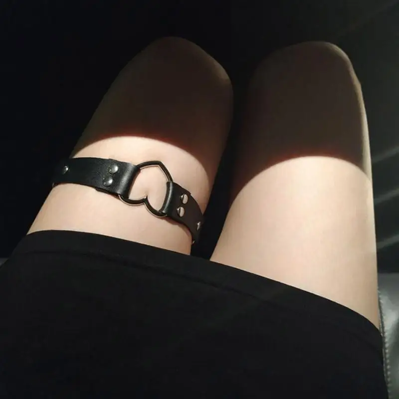 652F حزام الساق القوطي مع سبيكة ديكور بو الجلود سلسلة الفخذ سلسلة مرنة للنساء