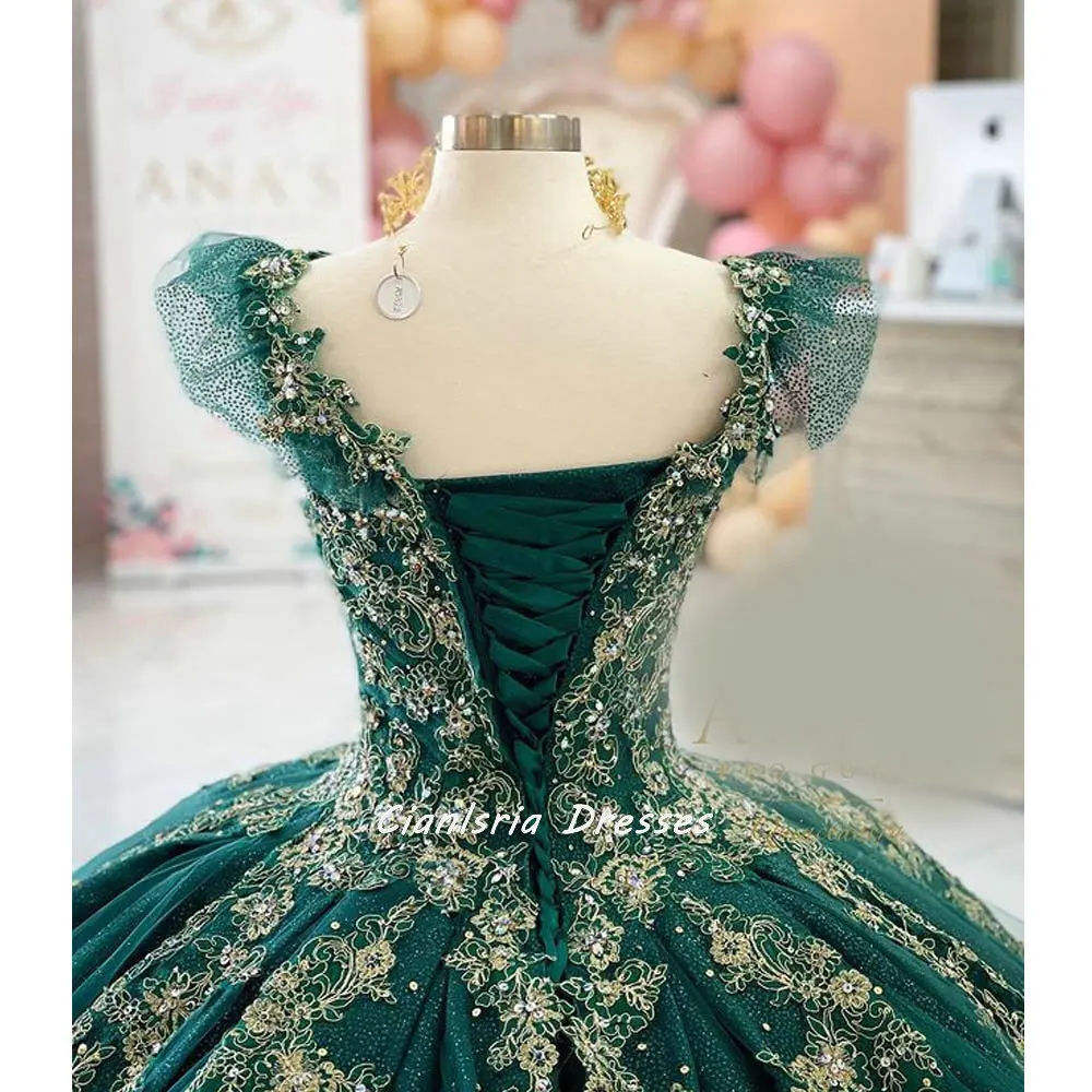 Hunter Green-vestido de quinceañera sin mangas, traje de baile con volantes y hombros descubiertos, apliques champán, dulce 16, fiesta de graduación