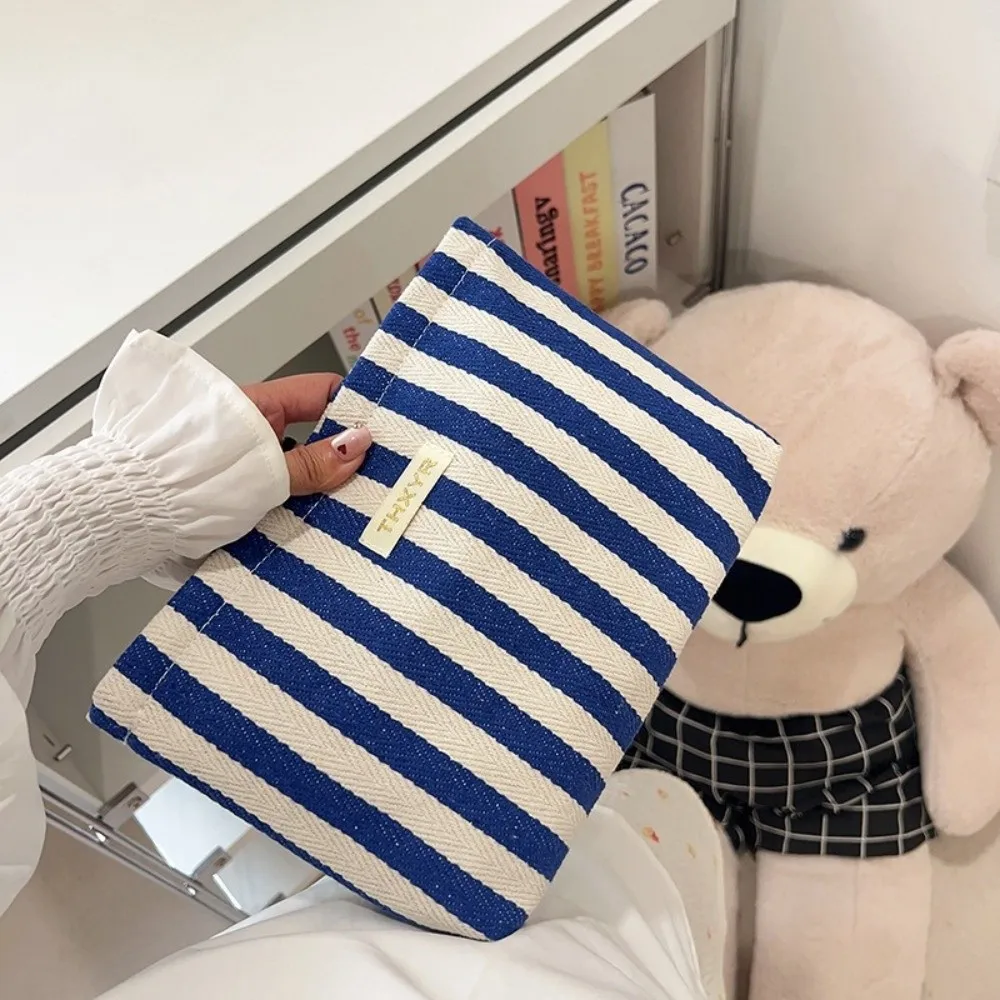 

Fashion Portable Stripe Cosmetic Bag Lightweight Multifunctional Zipper Makeup Organizer Large Capacity Handbag Travel