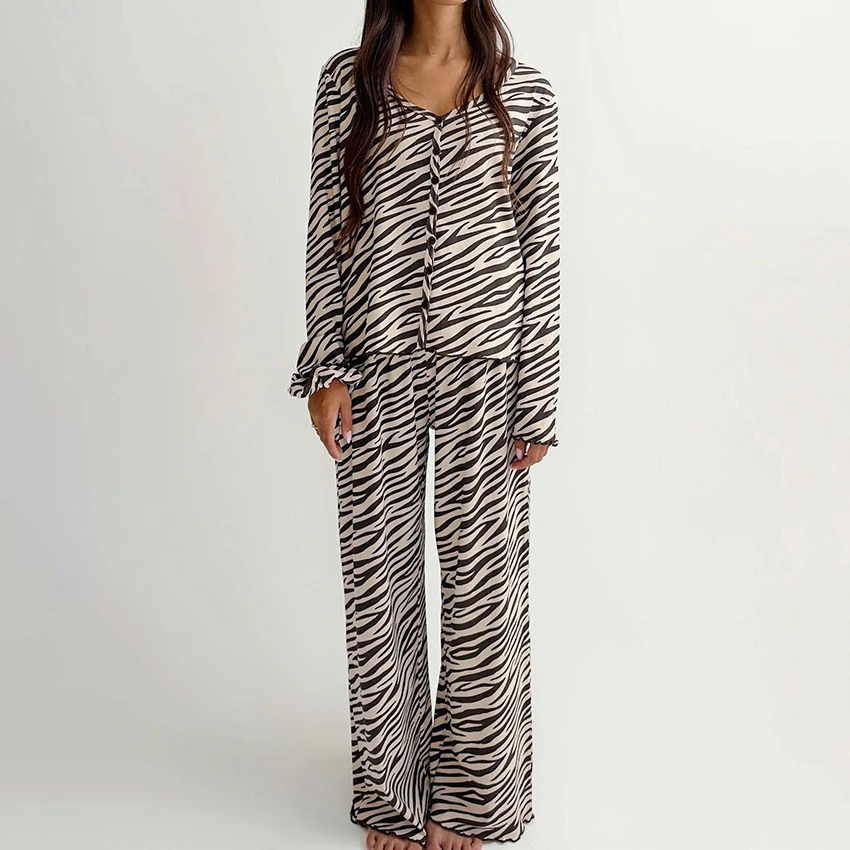 

HiLoc Повседневные комплекты с длинными брюками и принтом, пижамы для женщин, 2025 г., домашние футболки с v-образным вырезом и эластичной резинкой на талии, комплекты из 2 предметов, винтажная одежда