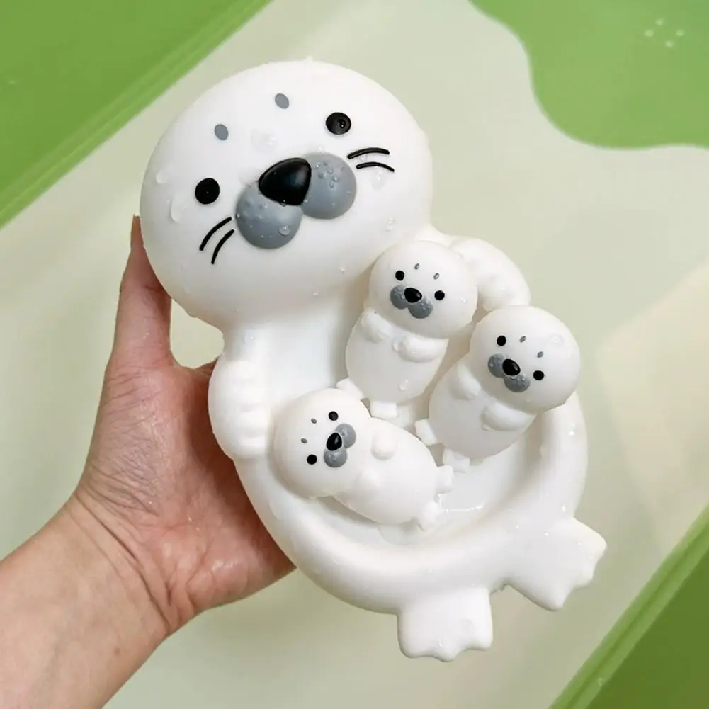 Drijvende Otter-badspeelgoedset voor baby's, waterdicht ontwerp stimuleert de hand-oogcoördinatie, leuke badtijdgenoot