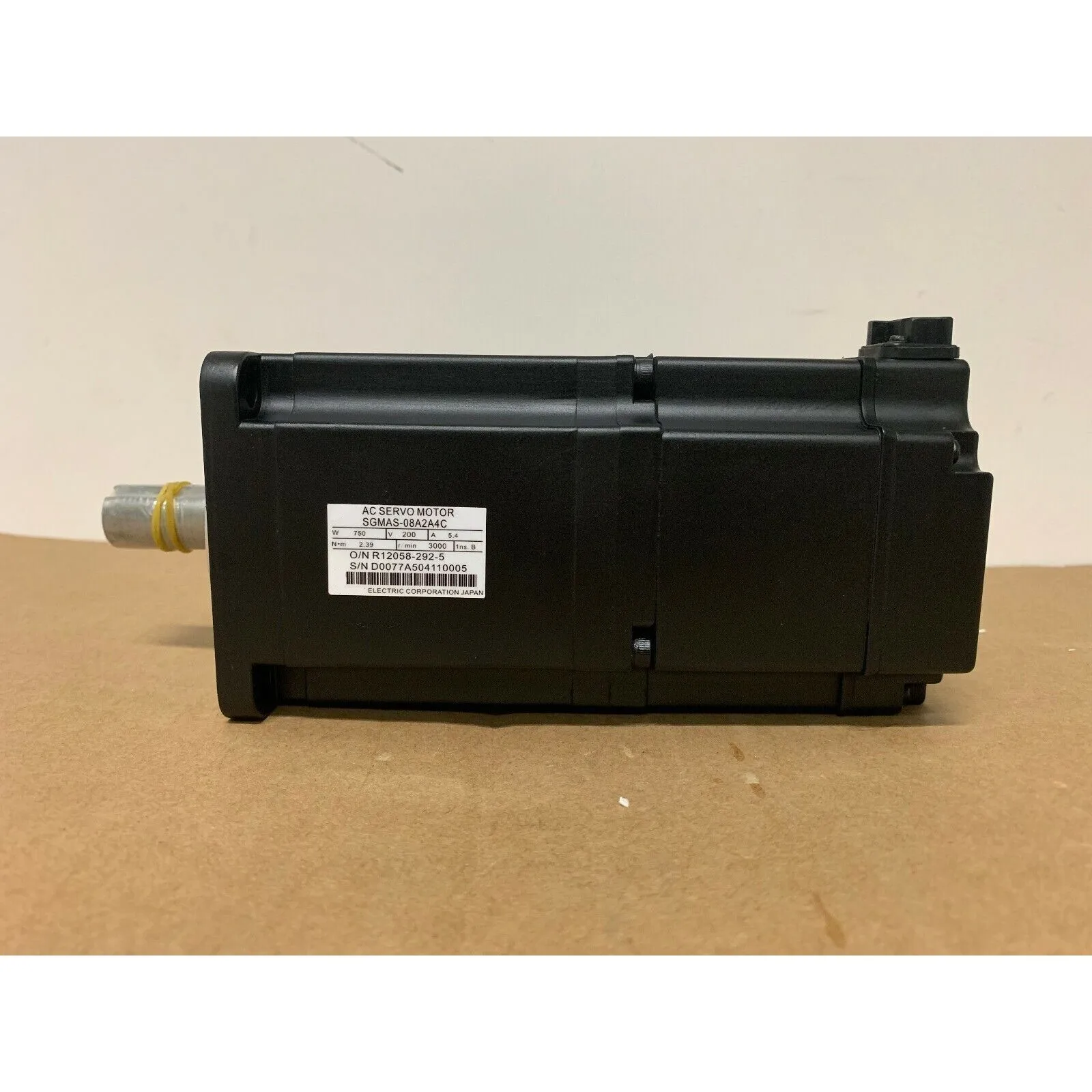 SERVO MOTOR New SGMAS-08A2A4C Servo Motor Starter Motor High Performance Electrical Equipment