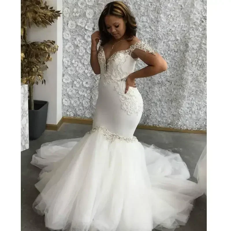 Maßgeschneiderte Meerjungfrauen-Brautkleider mit Kristallen und Perlen, schulterfreies Design, offener Rücken, lange Brautkleider, Brautkleid in Übergröße