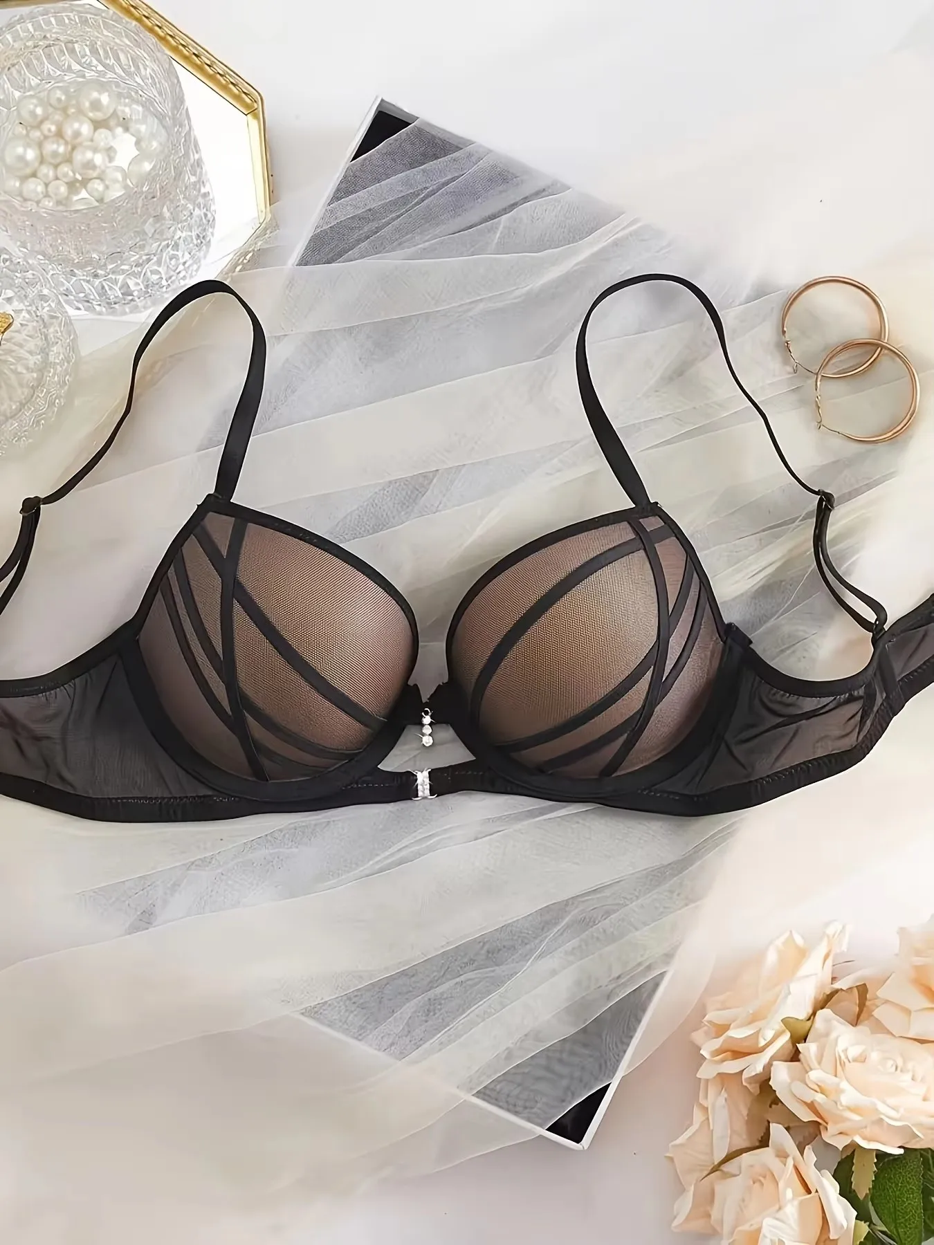 Spring and summer elegant, high-quality and exquisite buckle decoration comfortable lace thin mold cup bra with steel ring gathe