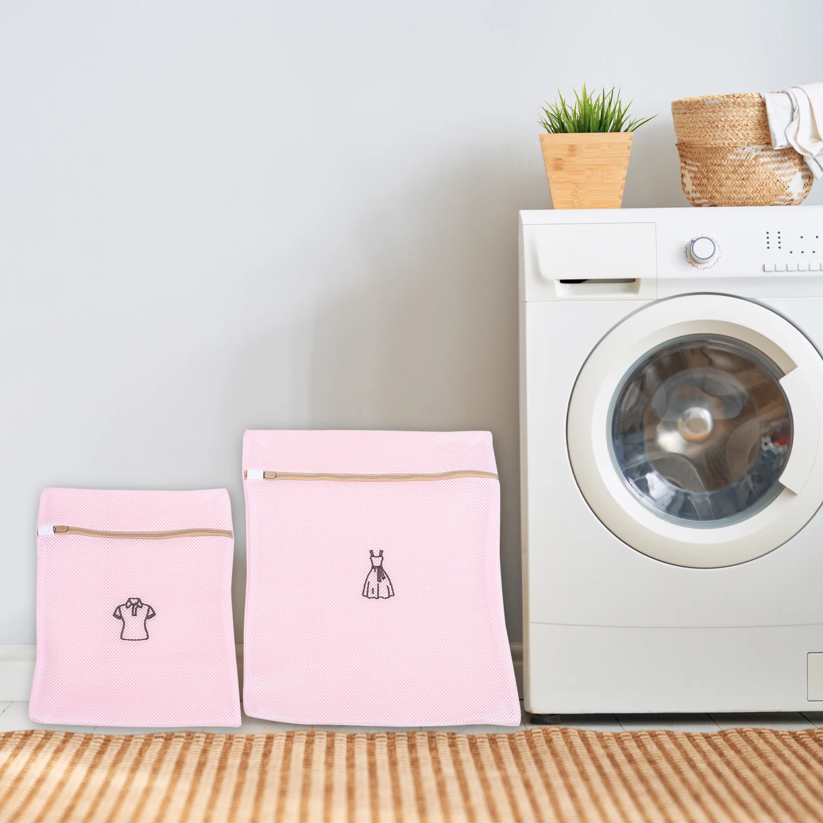 

4Pcs Laundry Protective Bags Breathable Mesh Washing Pouches for Delicate Clothes Underwear Socks Bra Wash Bags for Washing