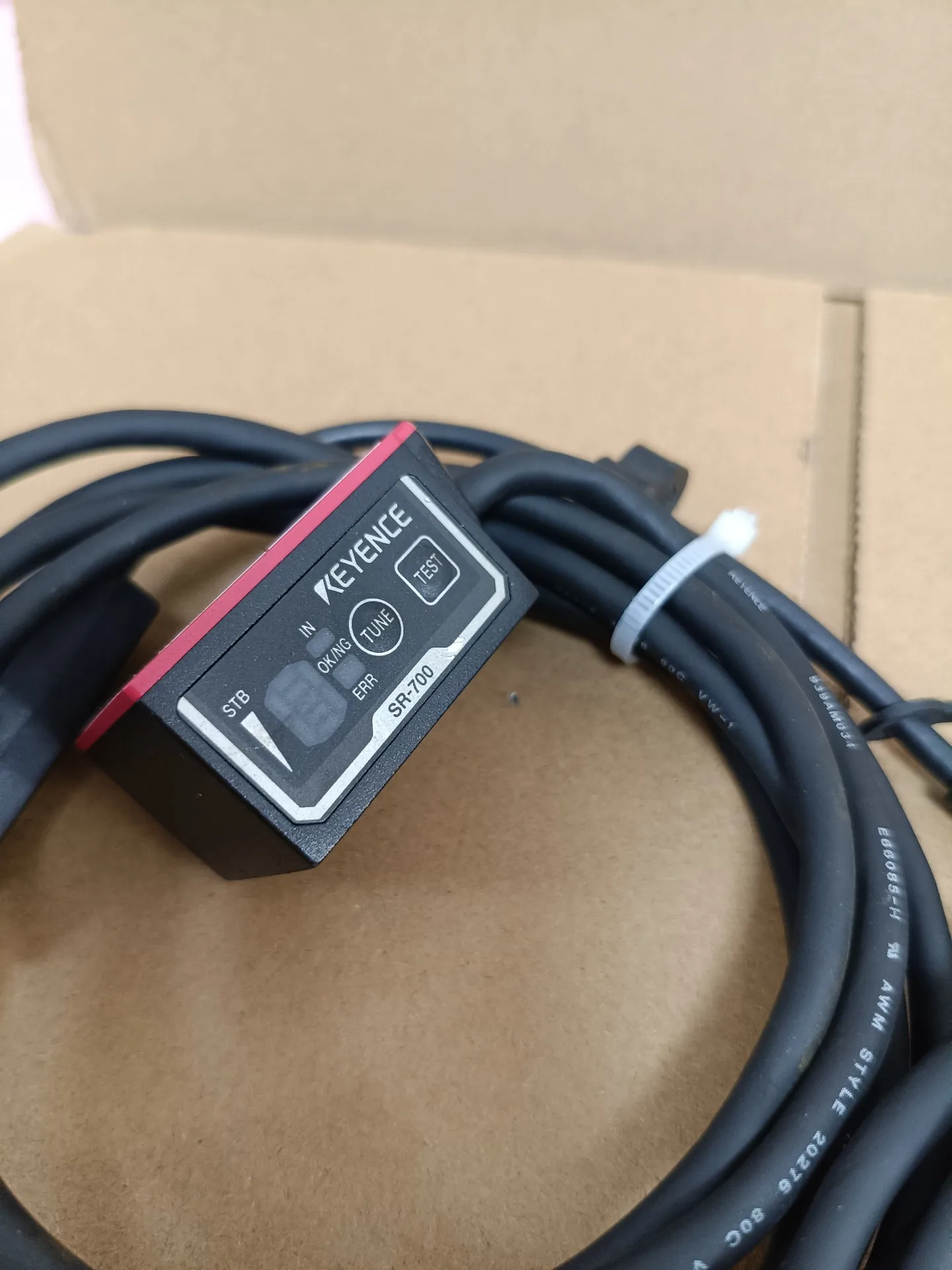 KEYENCE SR-700 Code Scanner Sensor