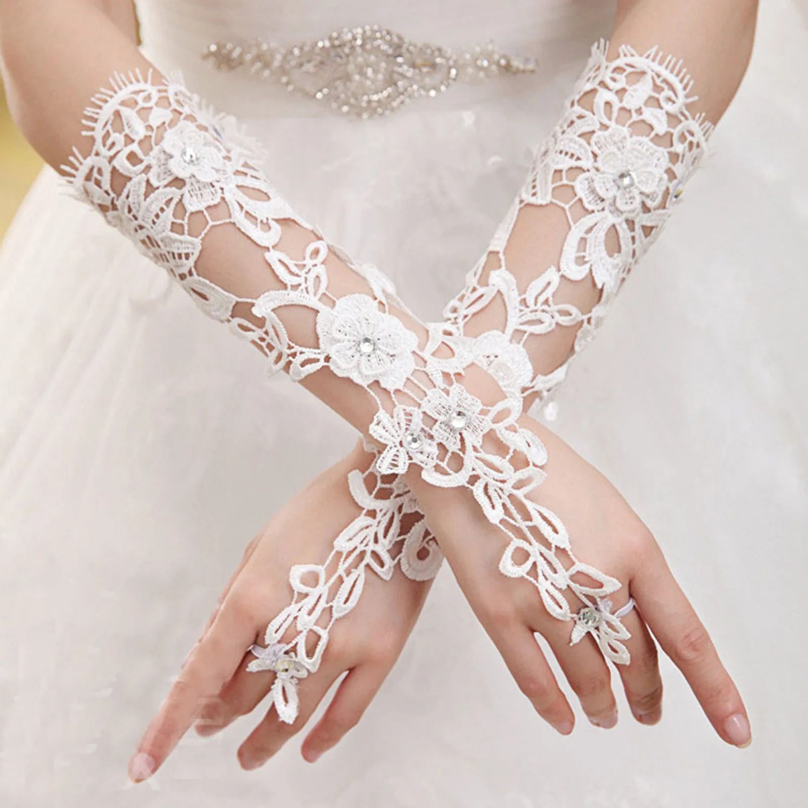 

1Pair Lace Bridal Gloves Exquisite Lolita Costume Accessories Long Arm Elegant Wedding Dress Gloves White Arm Decorations