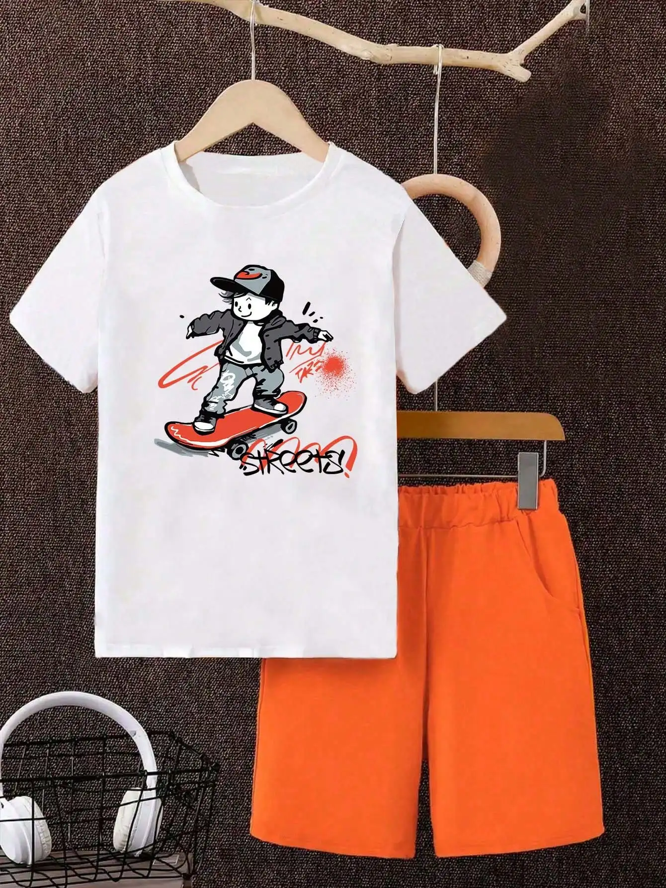 Boys' casual skateboarding, boys' sports printing, comfortable and versatile short sleeved T-shirt and shorts set