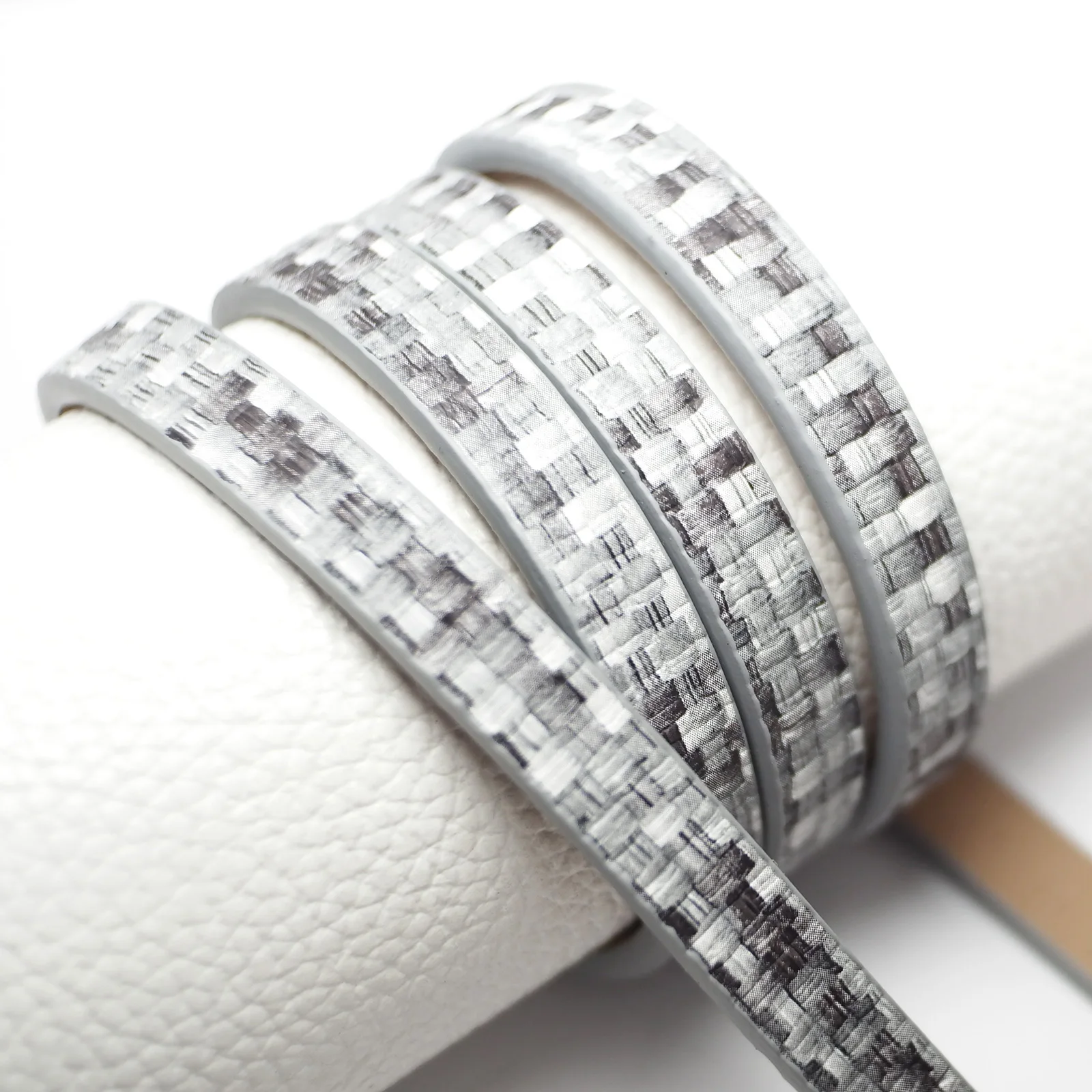

1.15meter Soft Synthetic Leather Cord, Grey Lattice Texture Leather Strips, Jewelry Cord, Hat Band Bracelet Making