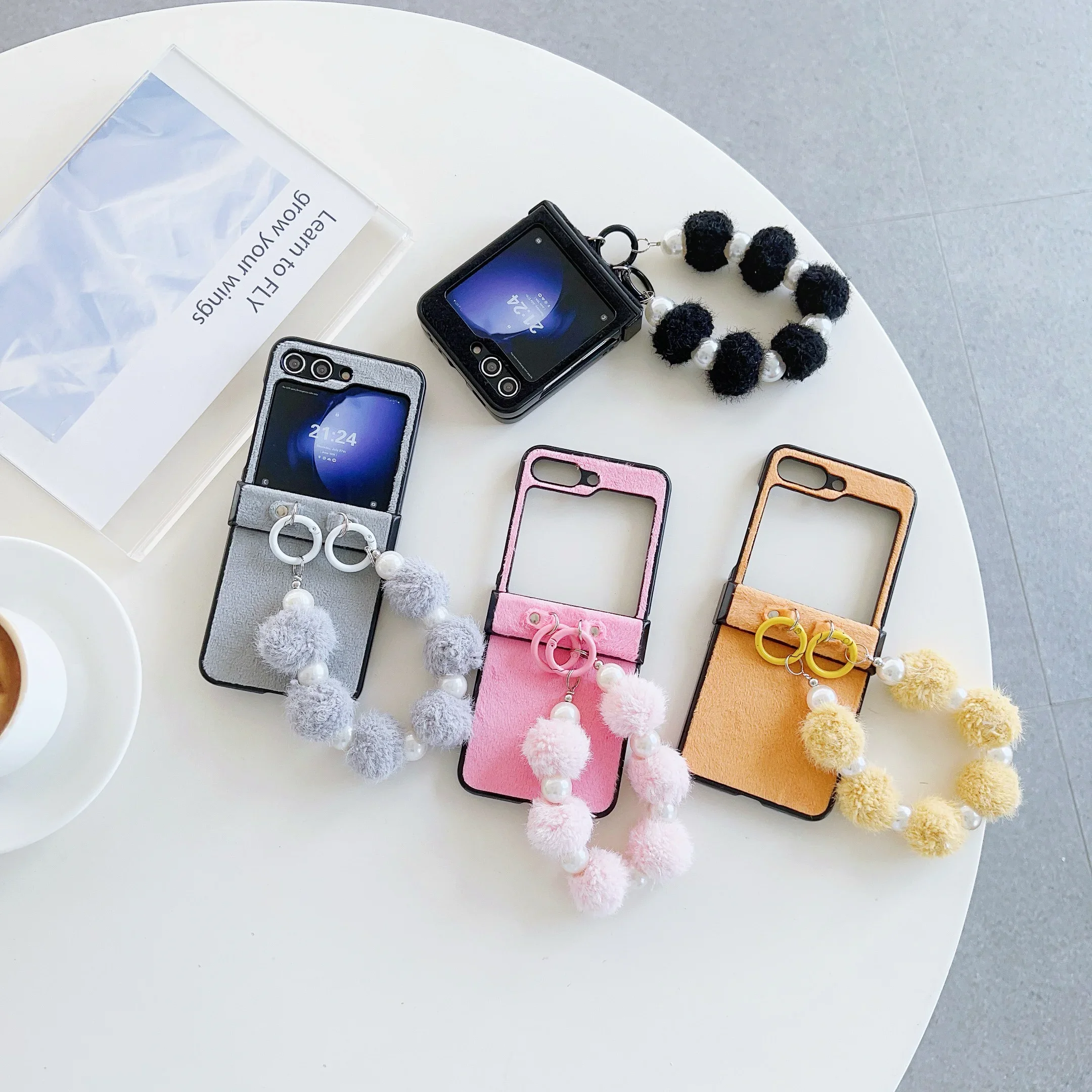 Bonito bobbles pérola couro do plutônio pulseira caso de telefone para samsung galaxy z flip 6 5 4 3 5g dobradiça proteção à prova de choque capa