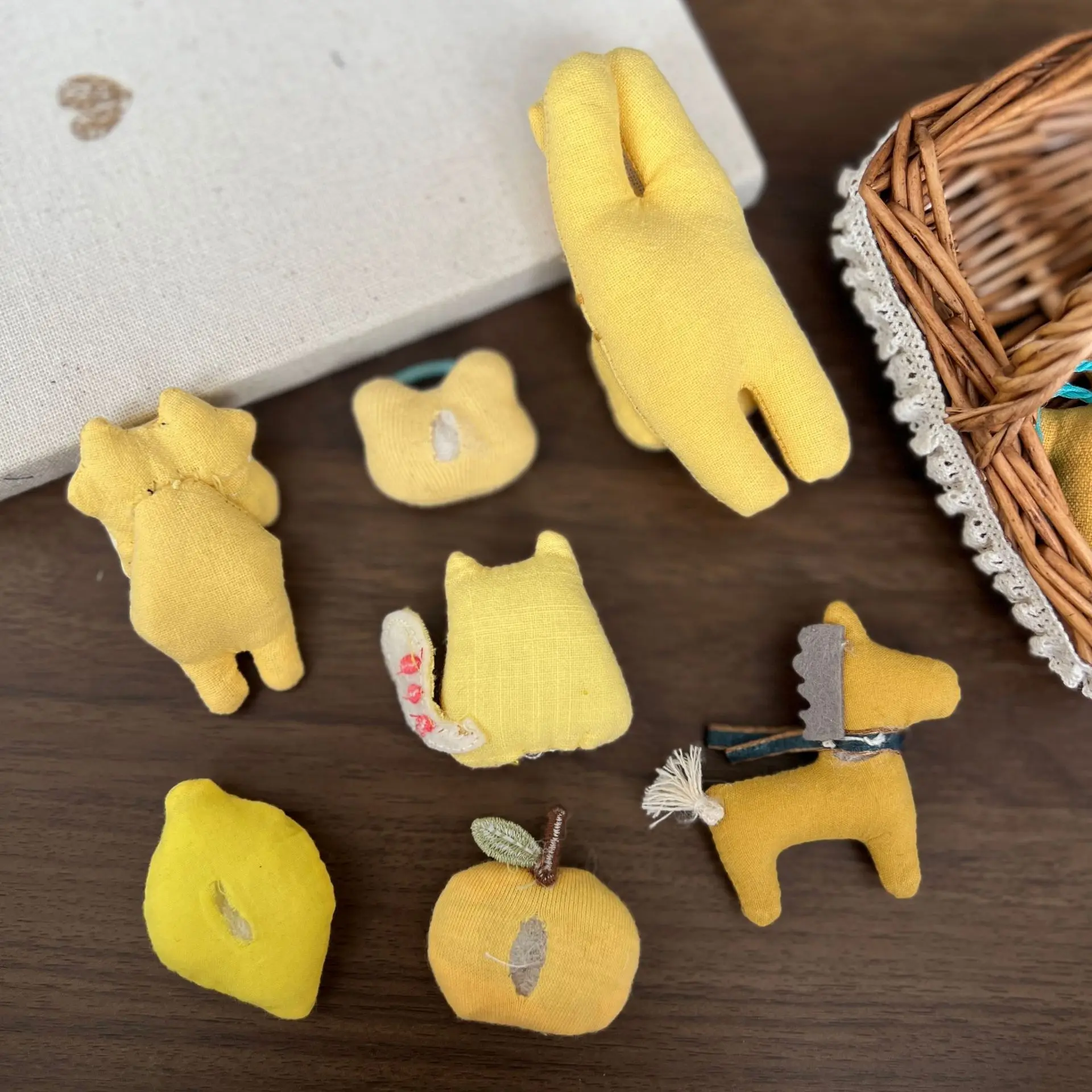 Premium Stuffed Yellow Brooch Pin for DIY Garment Embellishment Hat Sock Decoration Soft Lightweight Cute