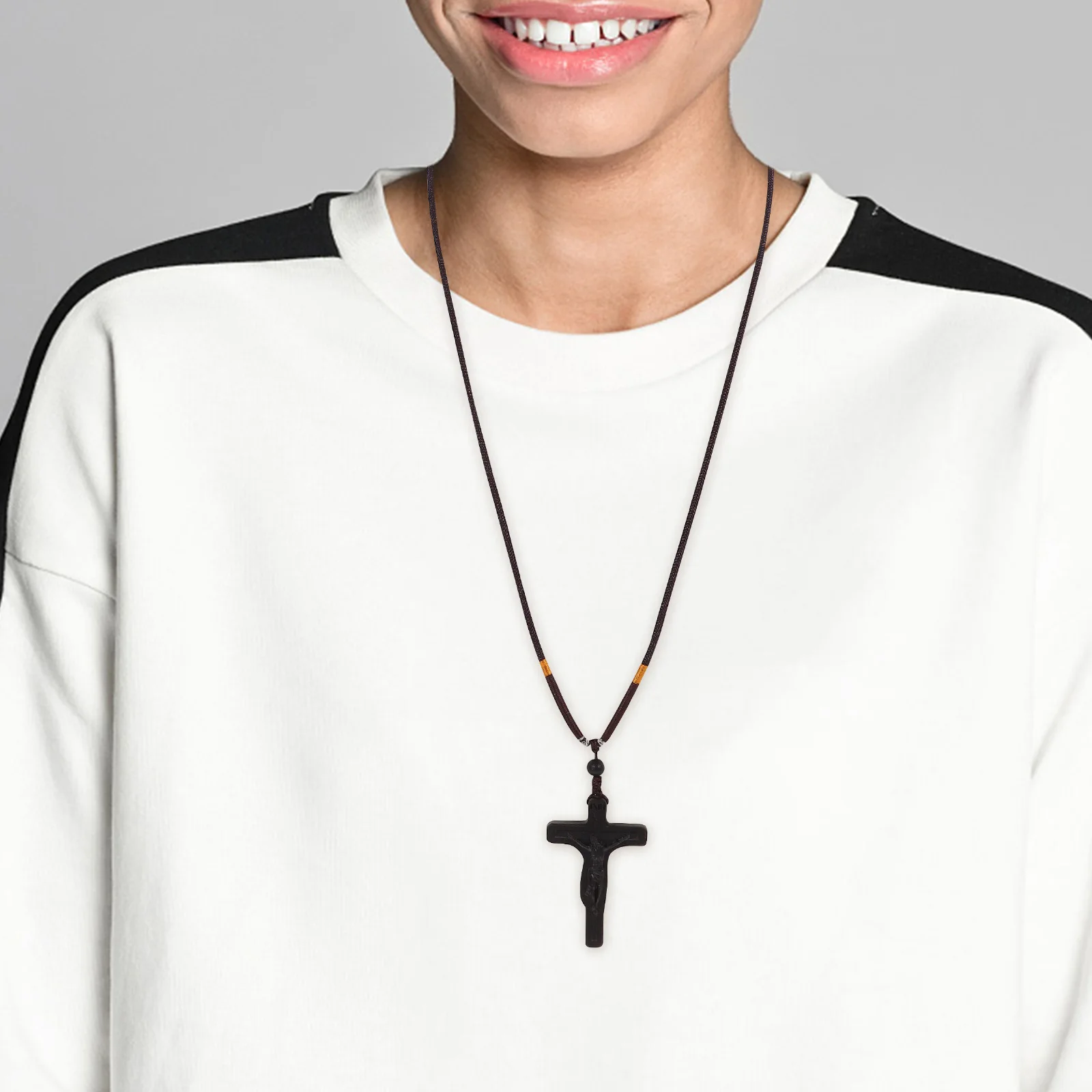 

Wood Cross Pendant Carved Hollow Cross Ornament Safe Smooth Surface Compact Durable for Home Office Desktop Decoration