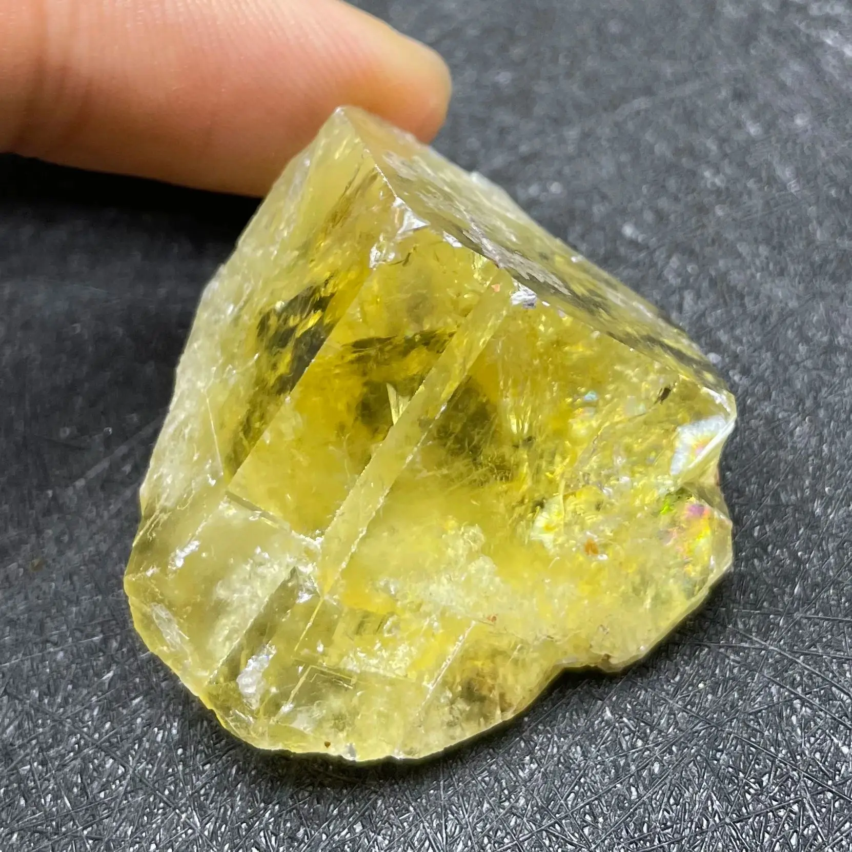 

Natural Raw Stone Beijing Yellow Fluorite Crystal Mineral Quartz Rock Specimen Decoration Rough Polished Healing