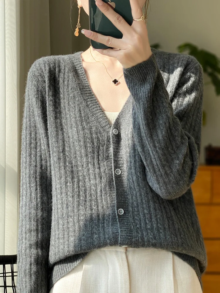 Spring and autumn new thin 100% merino wool cardigan women\'s V-neck bottoming shirt knitted seamless outer tower