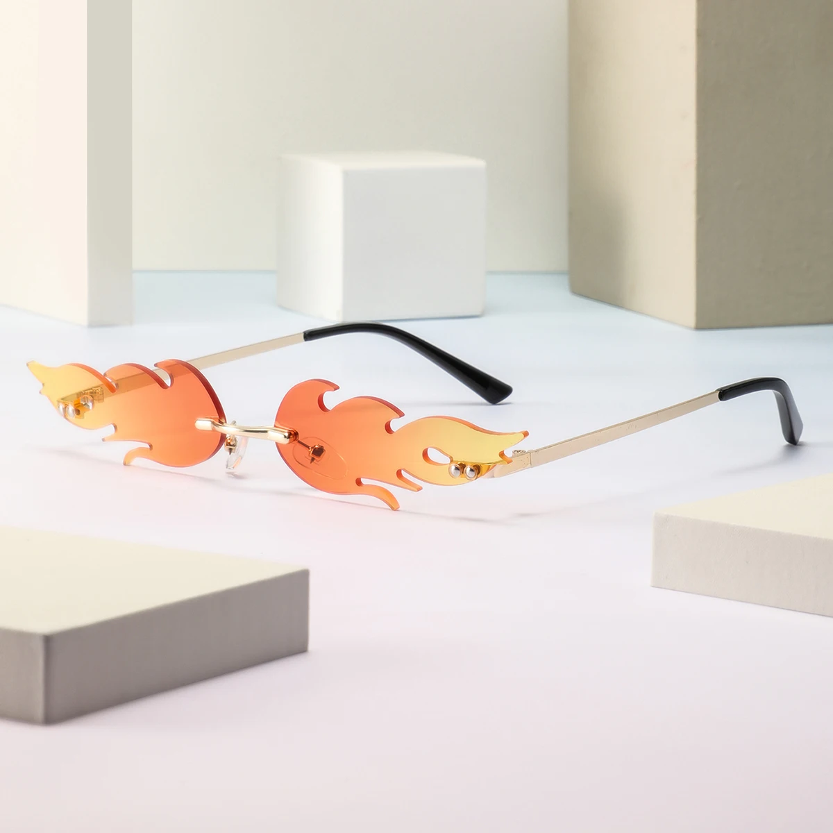 1 Pair of Women's Flame-Shaped Rimless Gradient Fashion Glasses, Stylish and Eye-Catching Trendy Avant-Garde Cool Women's Glasses, Suitable for Friends' Gatherings, Halloween Parties, and Dress-Up Outfits