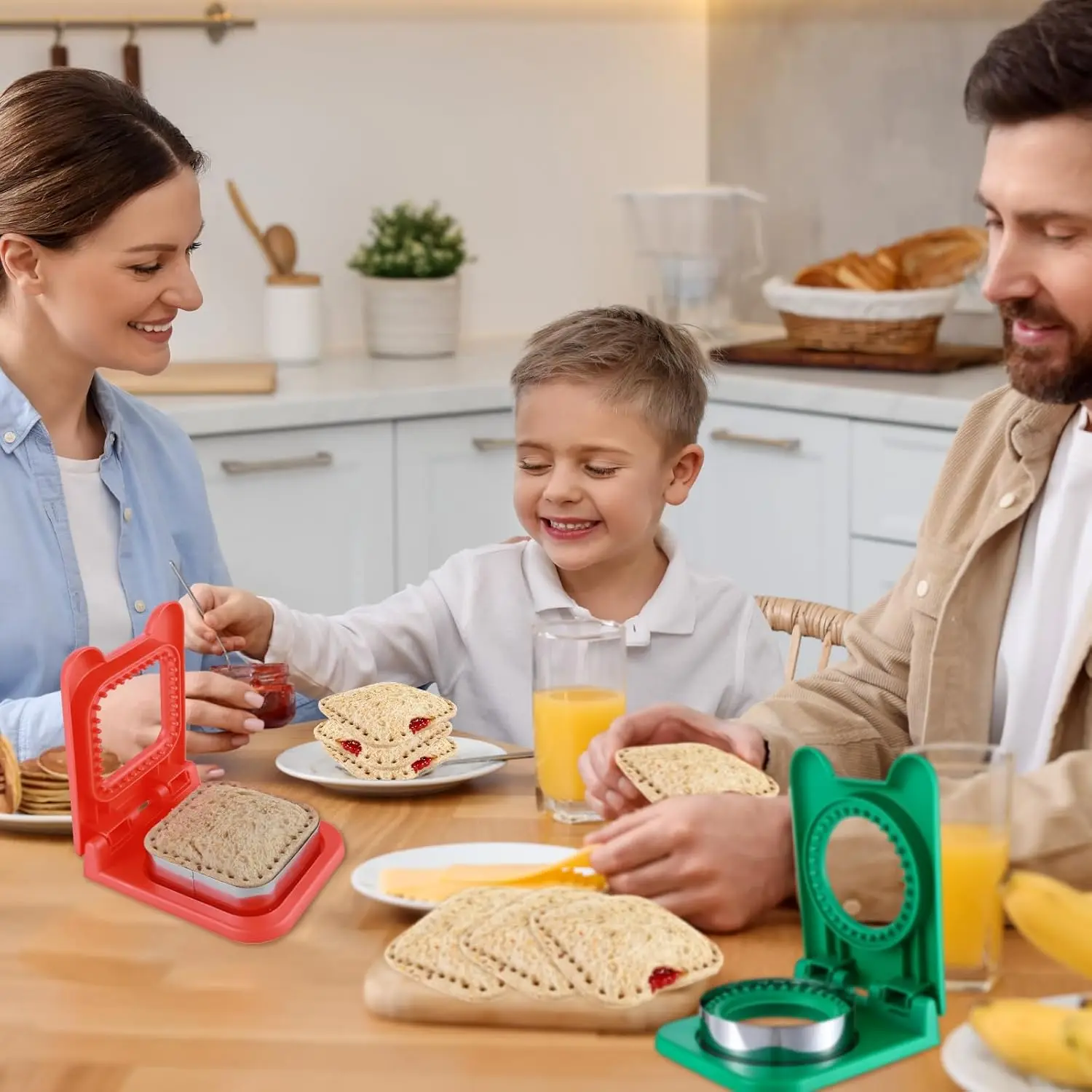 Kids Lunch Sandwich Cutter and Sealer, Square Round Pocket Sandwich Press Maker, Durable Safe Lunch Box Accessories for Children