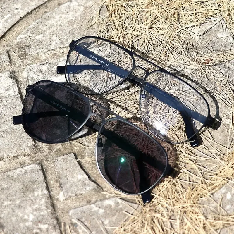 Photocrome bifocal glasses for reading from +0.75 to +4
