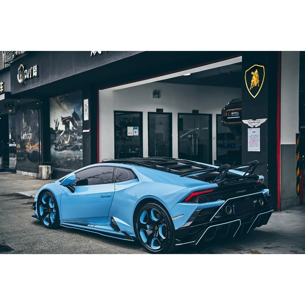

Подходит для Lamborghini Huracan EVO, улучшенных высококачественных сухих боковых юбок из углеродного волокна в стиле PK, автомобильных юбок, деталей кузова
